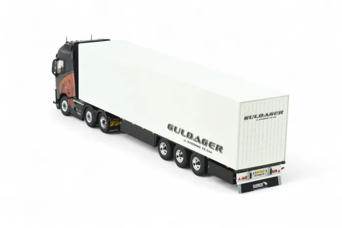 Tekno Volvo FH4 Globetrotter XL 6x2 com Semirreboque Baú 3 Eixos Guldager Dolphin 2 Dinamarca