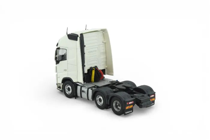 Tekno Volvo FH5 Globetrotter XL 6x2 Cavalo Mecânico Branco