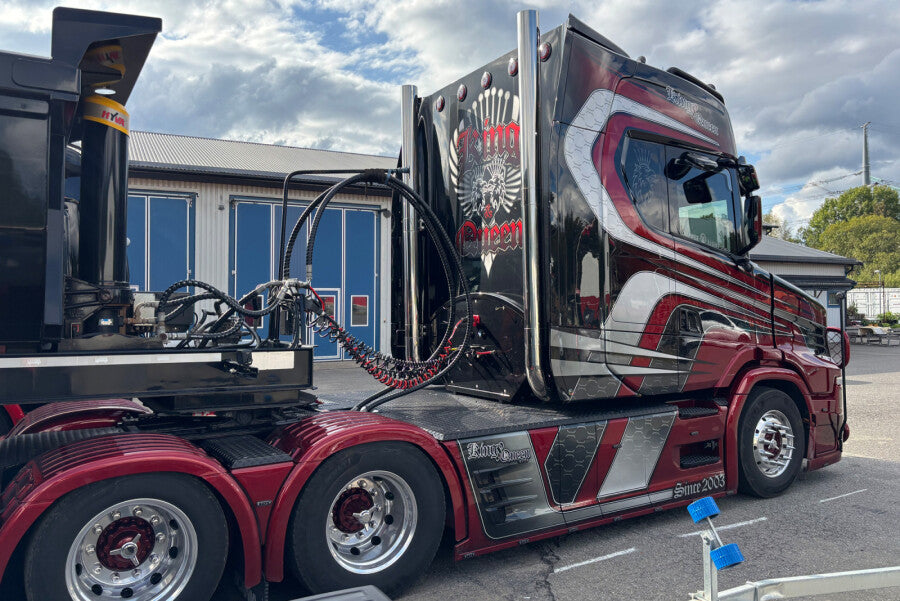 WSI Scania Vlastuin Torpedo 6x2 com Semirreboque Basculante 3 Eixos Na Schakt